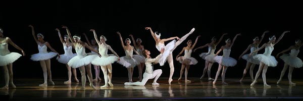 Dnepropetrovsk Ballet, 2006-10 (C) Seiji Yoshimoto