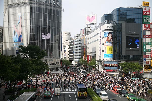 Shibuya, Tokyo, 2006-05, (C) Seiji Yoshimoto