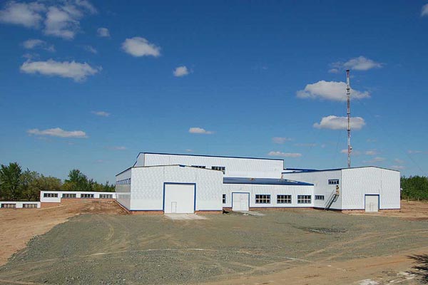 Newly built Satellite Processing Facility, Yasny, 2006 (C) Kosmotras