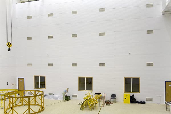 Class100,000 Clean Room, Satellite Processing Facility, Yasny, 2006-07 (C) Seiji Yoshimoto