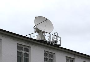 S-Band Antenna for Satellite TTC, (C) Seiji Yoshimoto