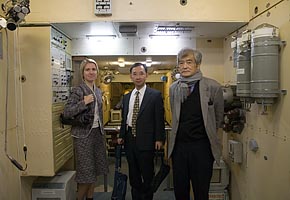 Interior of Full-scale Salyut orbital station 2006-10 (C) Seiji Yoshimoto