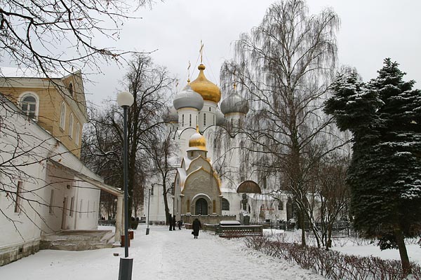 Novodevichy Convent, Moscow, 2002-04 (C) Seiji Yoshimoto