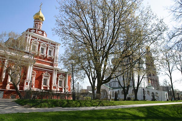 Novodevichy Convent, Moscow, 2004-05 (C) Seiji Yoshimoto