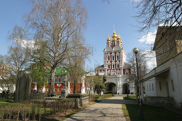 Novodevichy Convent, Moscow, 2004-05 (C) Seiji Yoshimoto