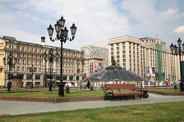 Alexandrovsky Garden, Moscow, 2006-07 (C) Seiji Yoshimoto