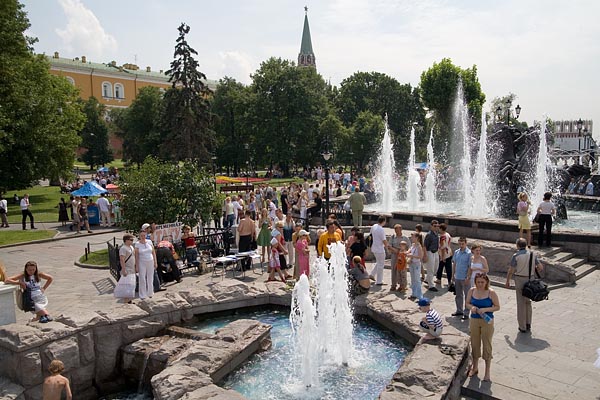 Alexandrovsky Garden, Moscow, 2006-07 (C) Seiji Yoshimoto