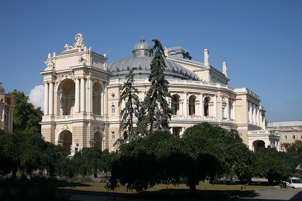 Opera and Ballet Theater, Odessa, 2006-10 (C) Seiji Yoshimoto