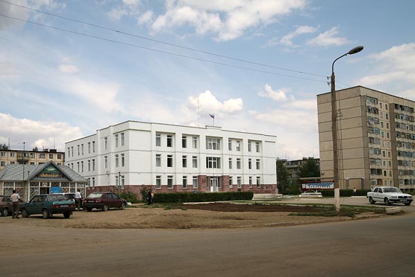 City Hall, Yasny, 2006-07 (C) Seiji Yoshimoto