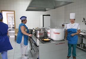 Clean and Modern Kitchen, Hotel Yasny Kosmotras, 2006-07 (C) Seiji Yoshimoto