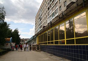 Shopping Area, Yasny, 2006-07 (C) Seiji Yoshimoto