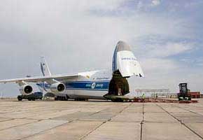 An124 at Yubileiny Airport, Baikonur, (C) Seiji Yoshimoto